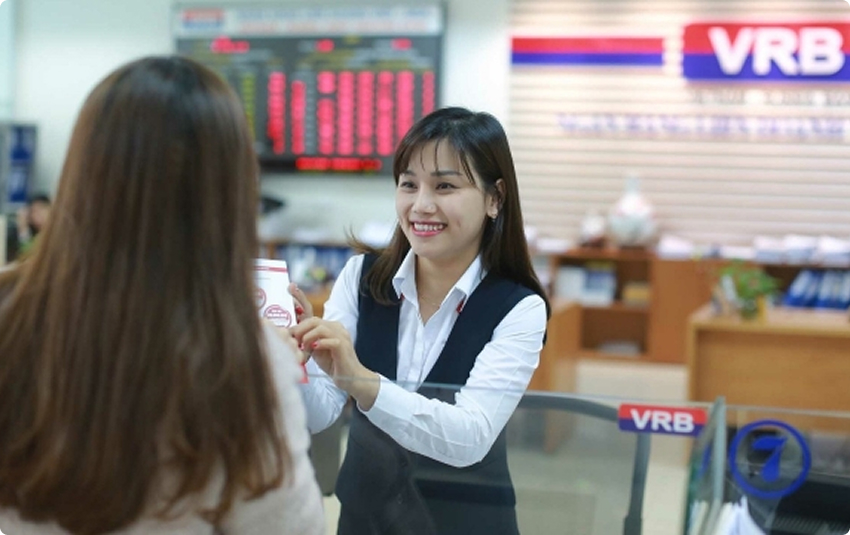 Ngân hàng Liên doanh Việt - Nga đạt chứng nhận top 500 doanh nghiệp triển vọng xuất sắc nhất Việt Nam năm 2016.